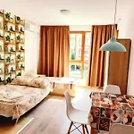 Diamond Palace Apartment *