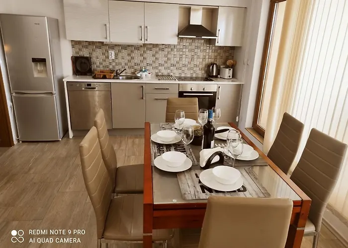 Diamond Palace Apartment *