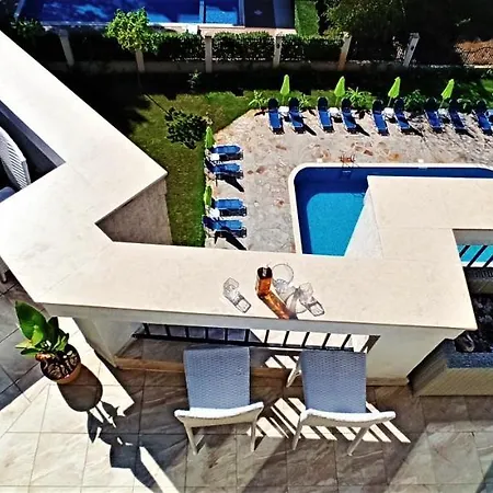 Diamond Palace 公寓 阳光海滩